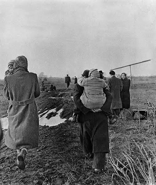 Sabato 14 novembre 2026 ore 16.00
VISITA GRATUITA ALLA MOSTRA FOTOGRAFICA DI ATA KANDÓ 1956